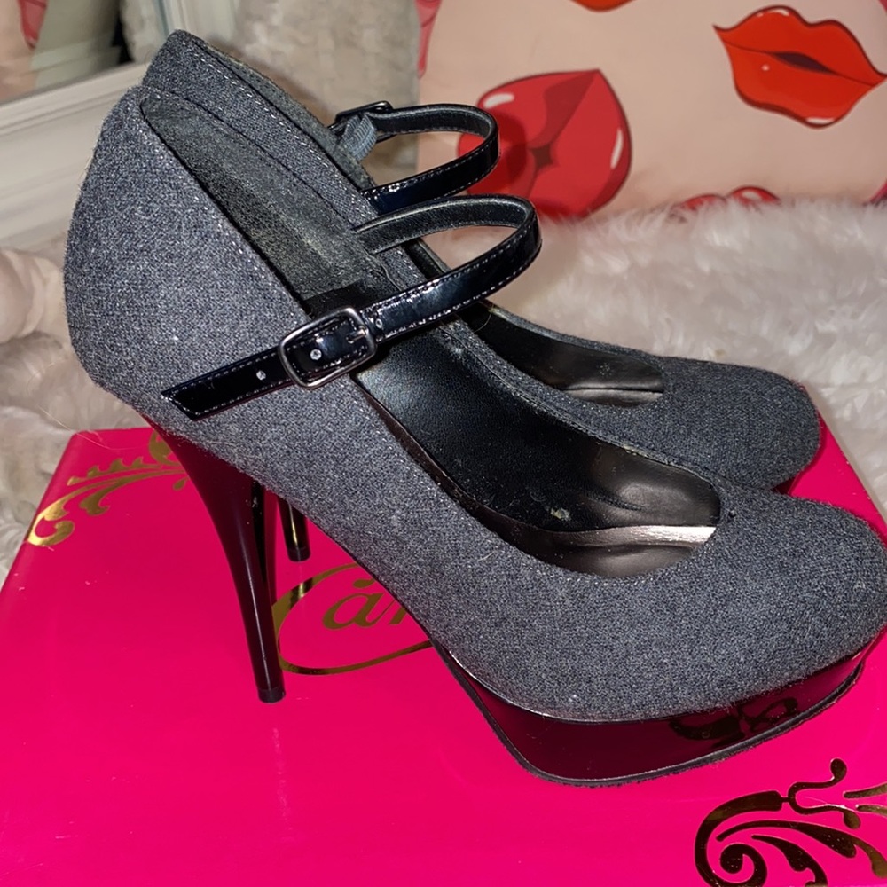 Heels - Picture 2 of 7